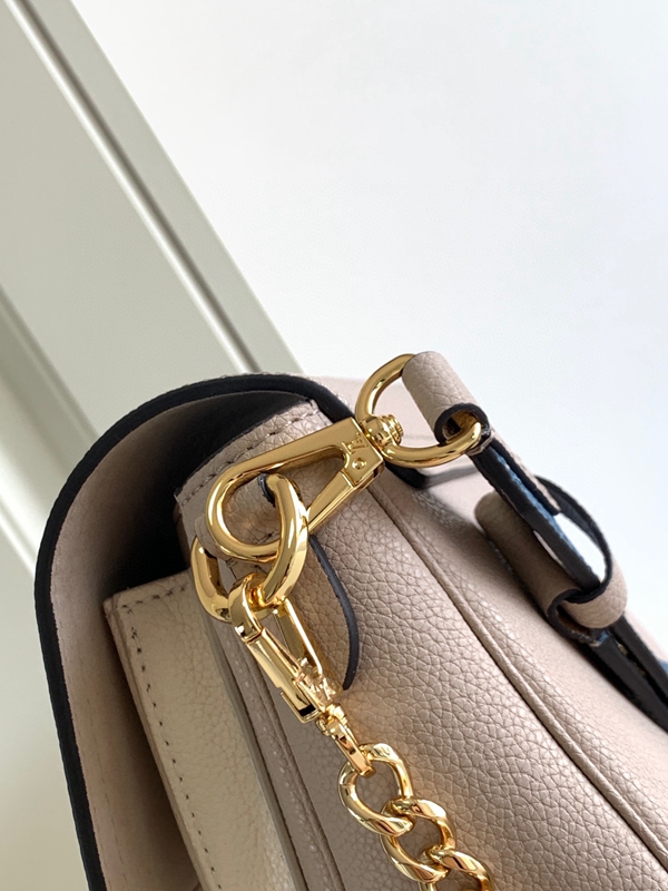 ルイヴィトンバッグ着用イメージ